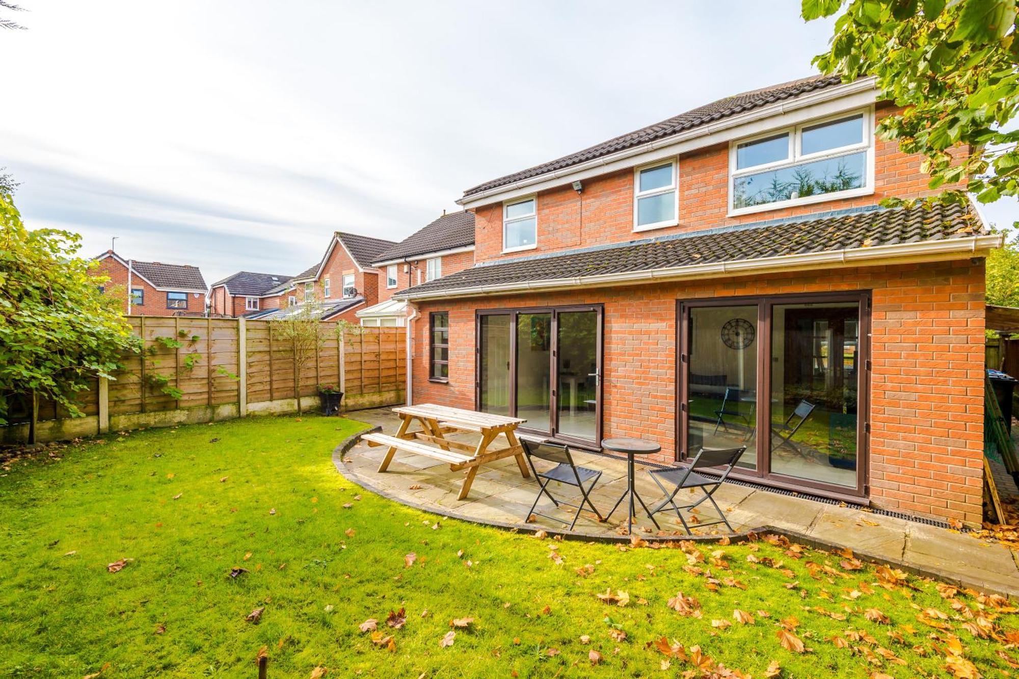 The Green- Beautiful & Spacious 5 Bed Detached In Worsley, Manchester Bagian luar foto
